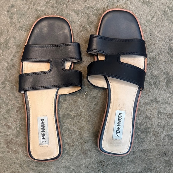 Steve Madden Black Leather Slide Sandals - Picture 3 of 3